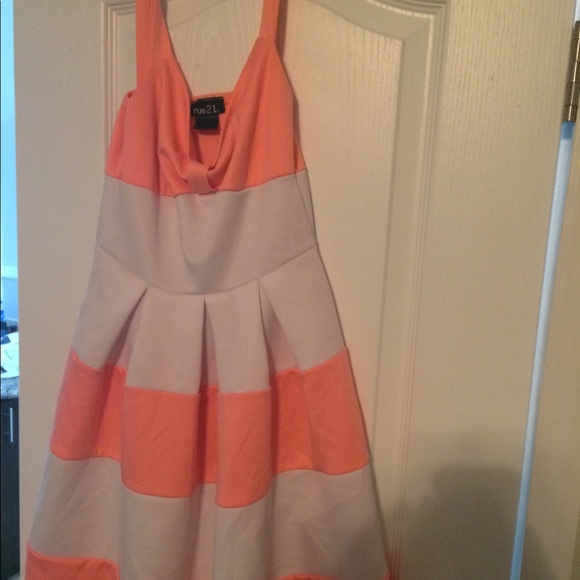 Dress - Picture 1 of 1